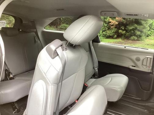 2022 Toyota Sienna XLE 7 Passenger