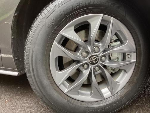 2022 Toyota Sienna XLE 7 Passenger