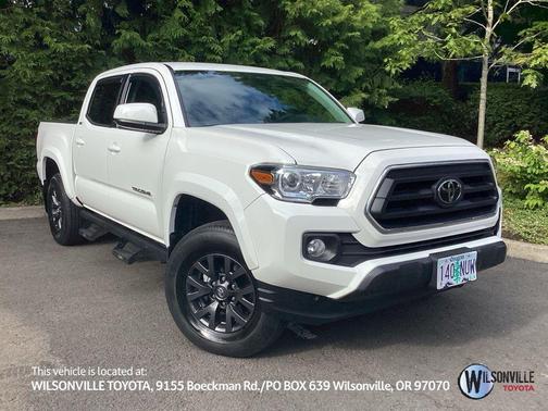 White 2022 Toyota Tacoma SR5