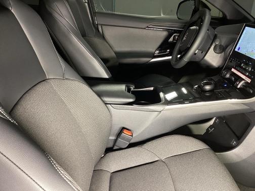 2025 Toyota bZ4X XLE