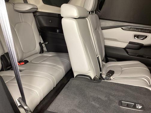 2023 Honda Pilot AWD Elite