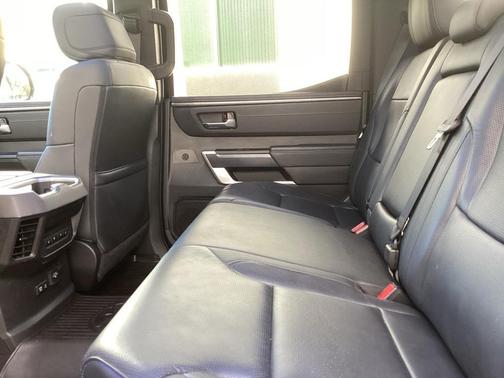 2023 Toyota Tundra Hybrid Platinum