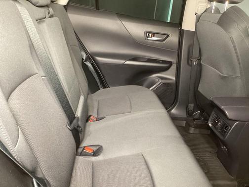 Titanium Glow 2024 Toyota Venza LE