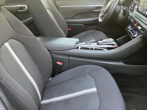 2022 Hyundai SONATA SEL
