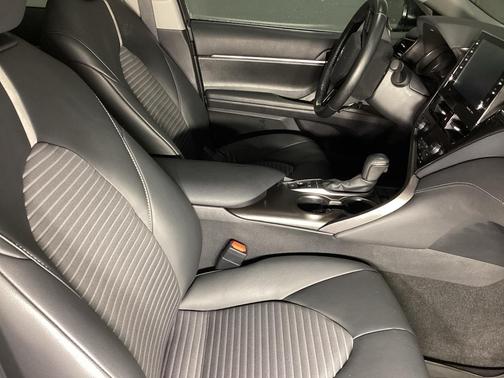 2024 Toyota Camry Hybrid SE