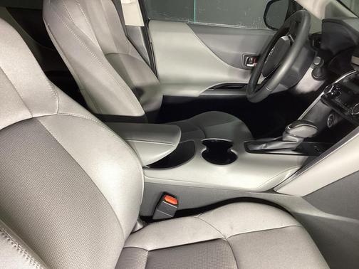 2023 Toyota Venza LE