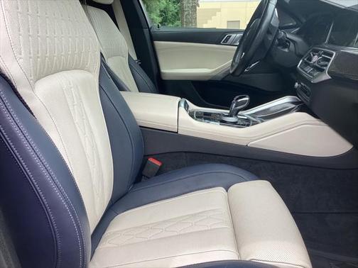 2022 BMW X6 M50i