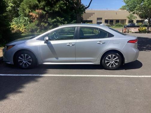 2022 Toyota Corolla Hybrid LE