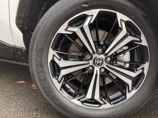 2024 Toyota RAV4 Prime XSE