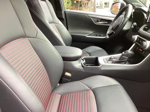 2024 Toyota RAV4 Prime XSE