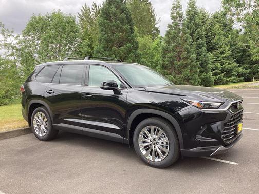 Midnight Black Metallic 2026 Toyota Grand Highlander Platinum