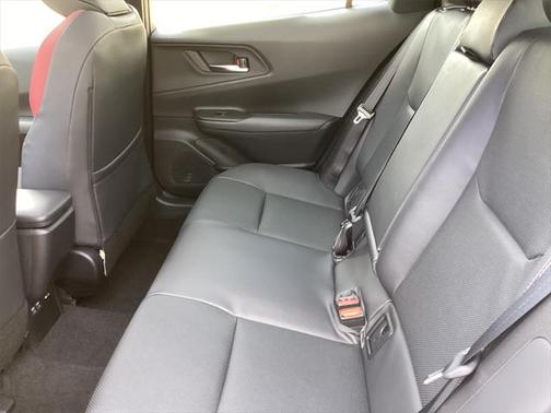 2025 Toyota Prius L