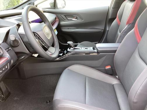 2025 Toyota Prius L