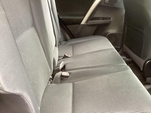 Barcelona Red Metallic 2017 Toyota RAV4 LE