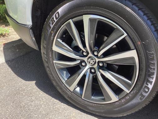 Wind Chill Pearl 2023 Toyota Venza LE