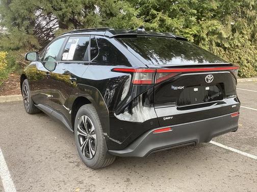 2025 Toyota bZ4X XLE
