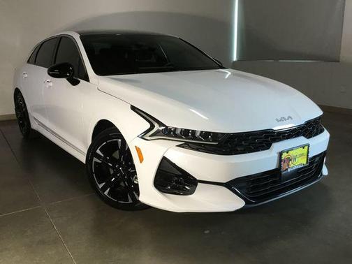 Glacial White Pearl 2022 Kia K5 GT-Line