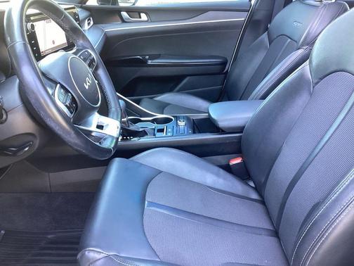 Glacial White Pearl 2022 Kia K5 GT-Line