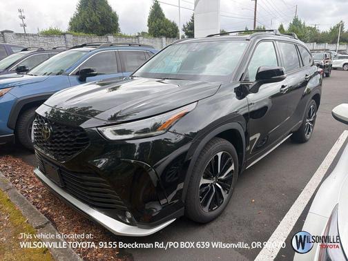 Midnight Black Metallic 2021 Toyota Highlander XSE