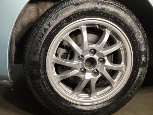 2016 Toyota Prius v Three