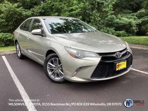 Creme Brulee Mica 2016 Toyota Camry SE