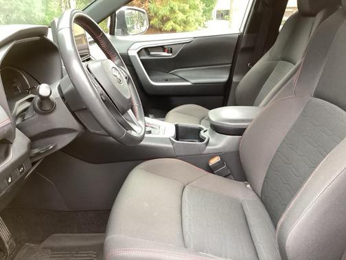 2024 Toyota RAV4 Prime SE