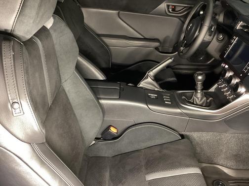 2025 Toyota GR86 Premium