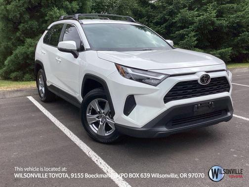 Ice Cap 2025 Toyota RAV4 Hybrid LE