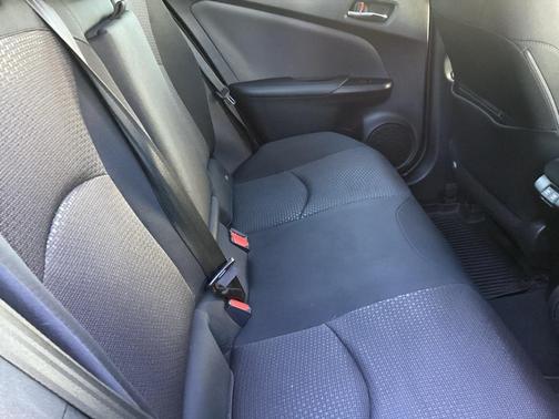 2022 Toyota Prius LE