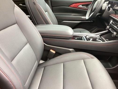 Sterling Gray Metallic 2026 Chevrolet Traverse AWD Z71