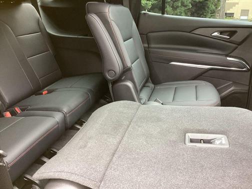 Sterling Gray Metallic 2026 Chevrolet Traverse AWD Z71