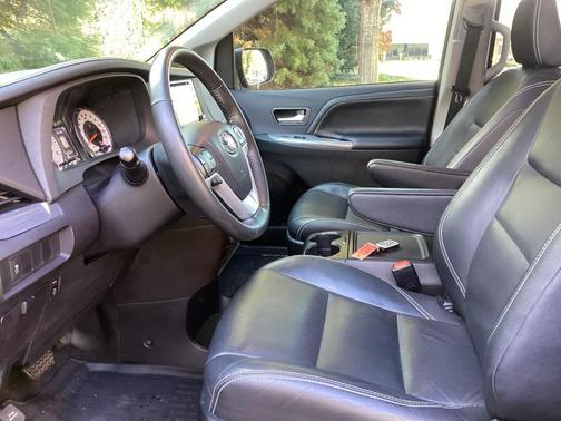 2018 Toyota Sienna SE Premium