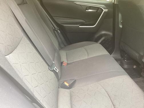 Ice Cap 2023 Toyota RAV4 XLE