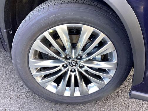 Blueprint 2026 Toyota Highlander Hybrid Platinum