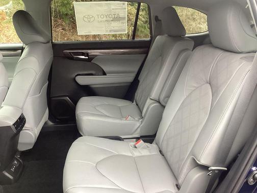 Blueprint 2026 Toyota Highlander Hybrid Platinum
