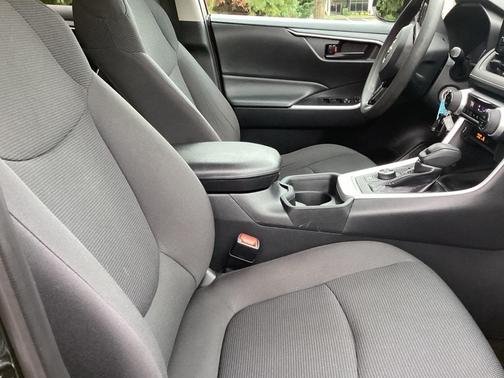 2019 Toyota RAV4 Hybrid LE