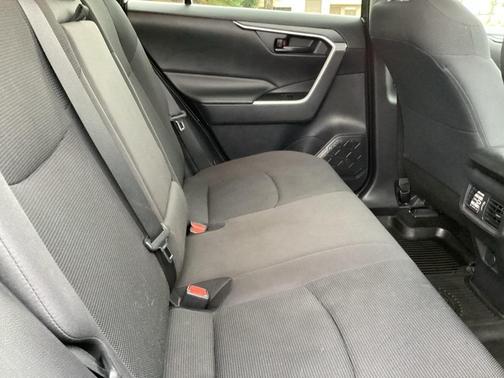 2019 Toyota RAV4 Hybrid LE