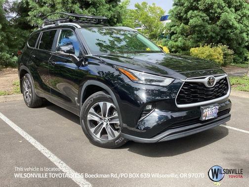 Midnight Black Metallic 2023 Toyota Highlander XLE