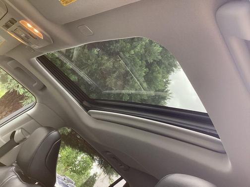 Wind Chill Pearl 2023 Toyota Highlander XLE