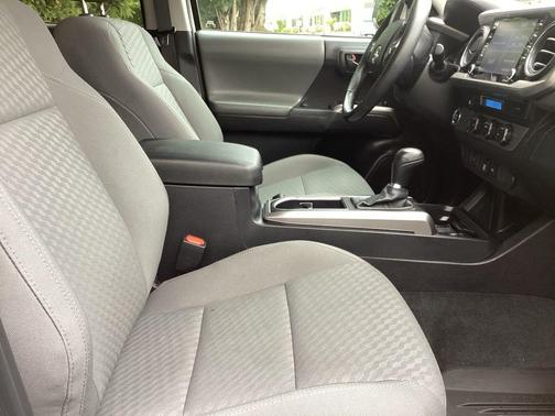 Ice Cap 2023 Toyota Tacoma SR5