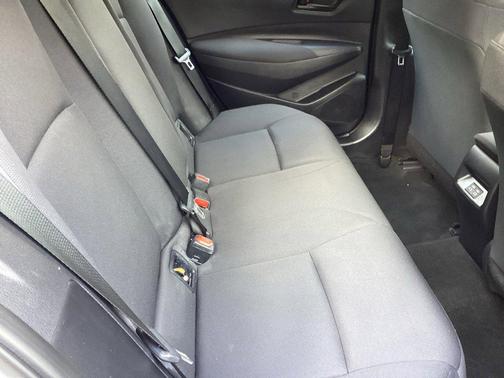 Pearl 2025 Toyota Corolla LE