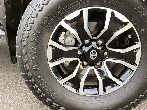 2020 Toyota Tacoma TRD Sport