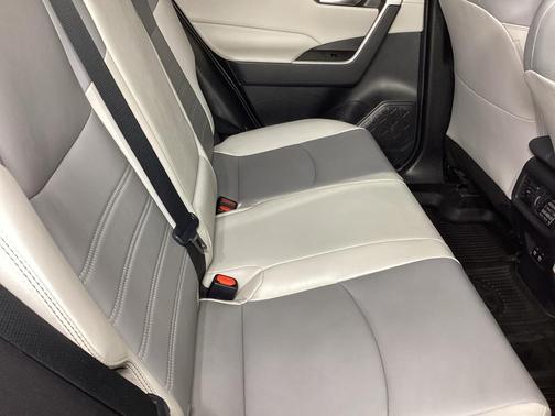 2021 Toyota RAV4 Hybrid XLE Premium