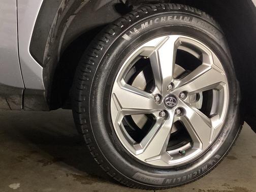 2021 Toyota RAV4 Hybrid XLE Premium