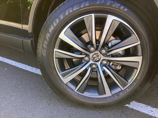 2023 Toyota Venza LE