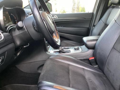 2022 Jeep Grand Cherokee Laredo