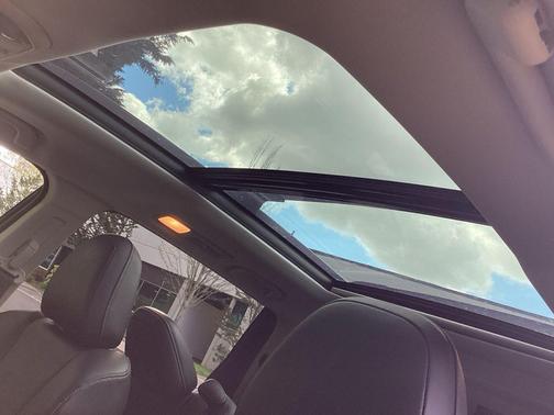 Ice Silver Metallic 2021 Subaru Ascent Touring 7-Passenger