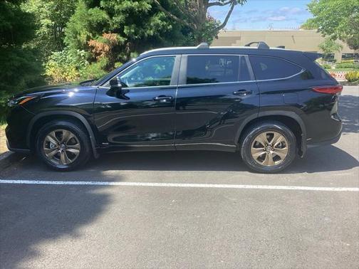 2023 Toyota Highlander Hybrid XLE