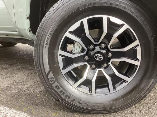 2022 Toyota Tacoma TRD Sport