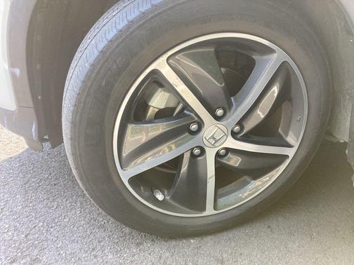 Platinum White Pearl 2022 Honda HR-V EX